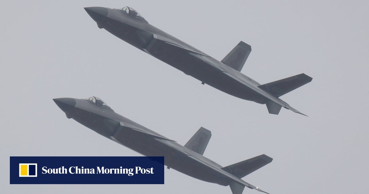 J-20S vs F-22: cómo los drones cambian la batalla de poderosos cazas furtivos
