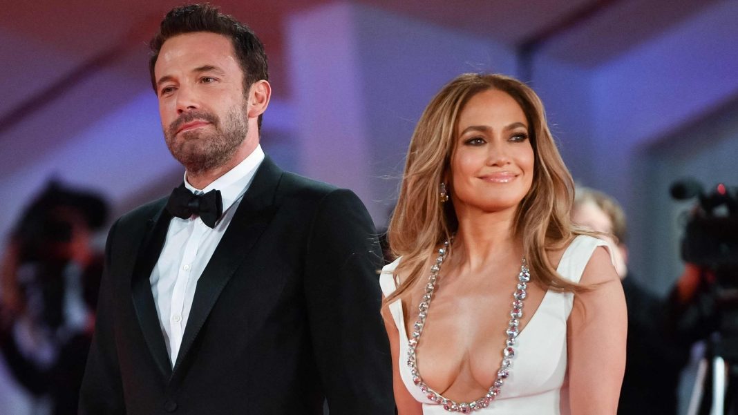 Jennifer López esquiva el cumplido de Ben Affleck de que ella es 'espectacular' en Unstoppable y en su lugar dice esto
