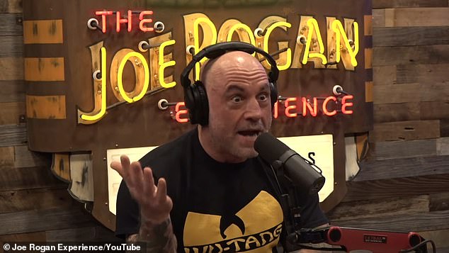 El podcaster estadounidense Joe Rogan le dijo a su enorme audiencia que no se mudaría a Australia después de ver lo que sucedió durante la pandemia de Covid.