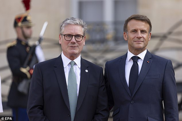 Keir Starmer se reunirá con el presidente francés, Emmanuel Macron, en París el lunes para discutir si se puede convencer al presidente estadounidense, Joe Biden, de que dé permiso a Ucrania para utilizar misiles Storm Shadow.