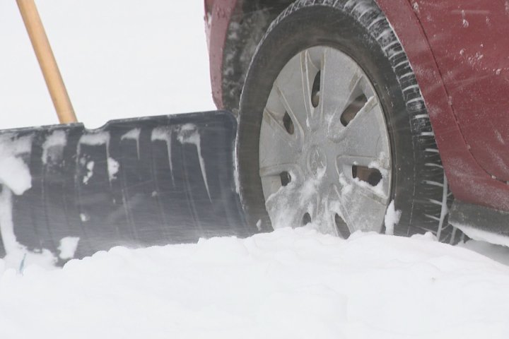 La Asociación Comunitaria Al Ritchie pide voluntarios de Regina para palear nieve
