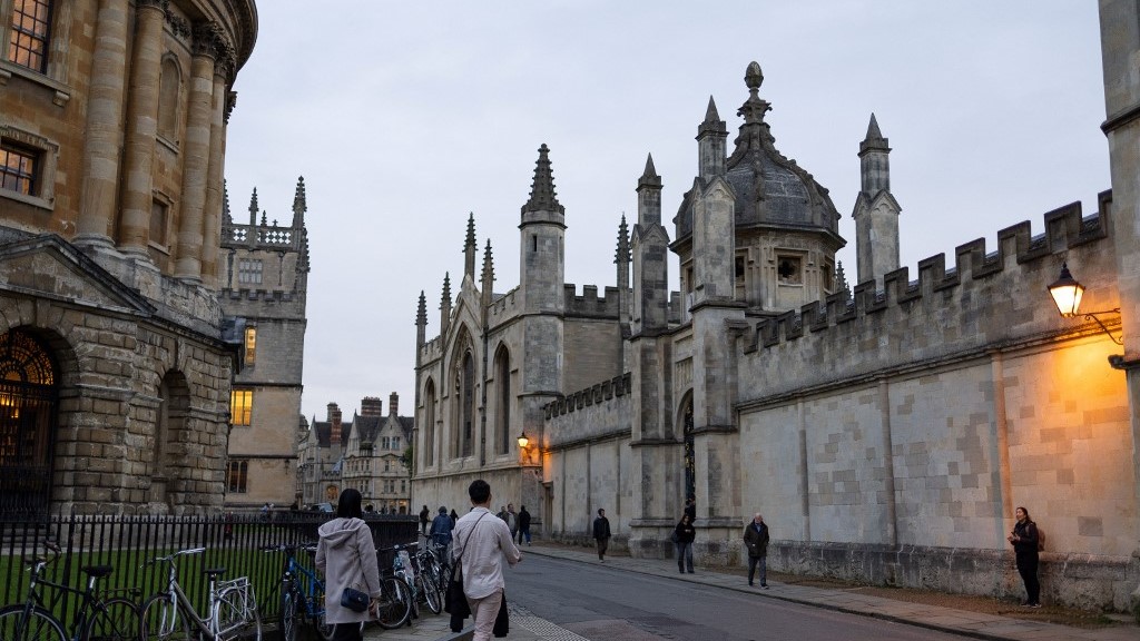 La Universidad de Oxford remitió al regulador de organizaciones benéficas por una inversión de £ 1 millón en asentamientos israelíes
