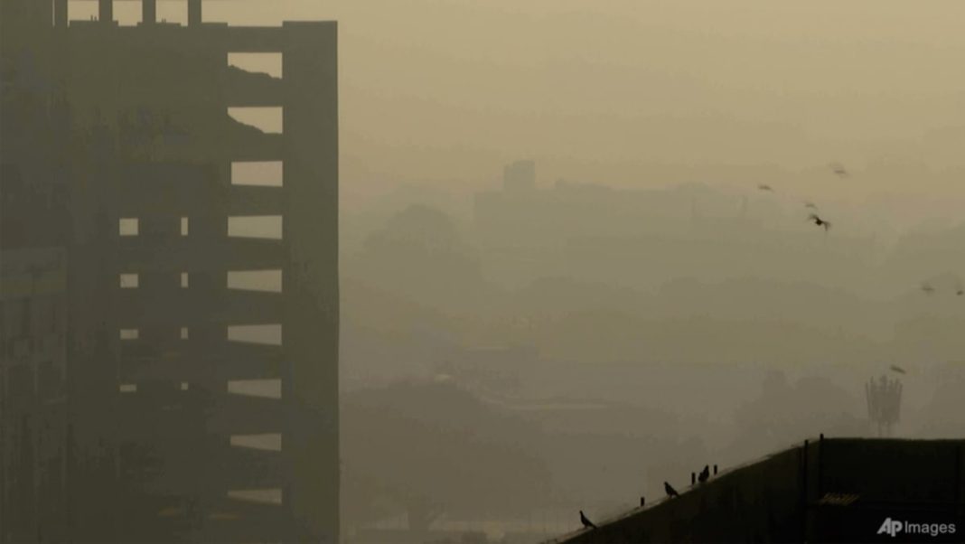 La capital de la India se ahoga en smog después de que se incumpliera la prohibición de los fuegos artificiales
