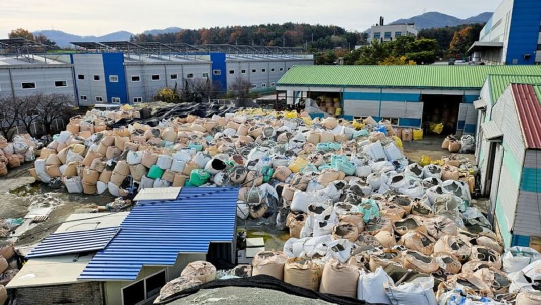 La montaña de residuos plásticos de Corea del Sur muestra los límites del reciclaje
