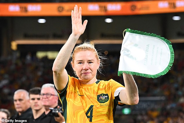 La estrella de Matildas, Clare Polkinghorne, fue recibida en el estadio Suncorp por última vez el jueves por la noche con un gran rugido.