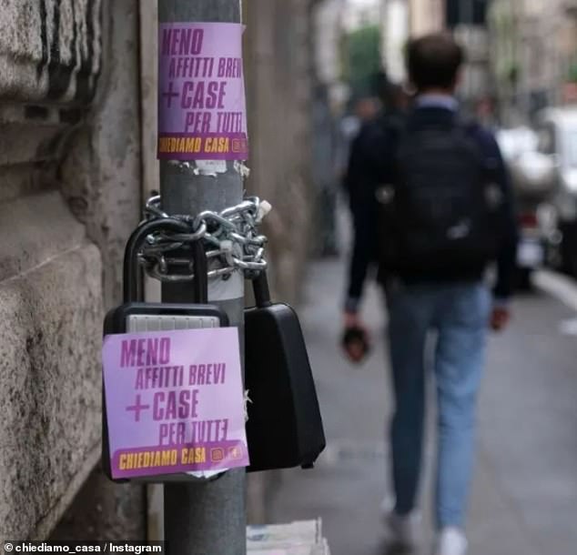 Los habitantes de Milán y Florencia han lanzado una protesta contra Airbnb colocando pegatinas en las cajas de llaves que permiten a los turistas acceder a sus alojamientos alquilados.