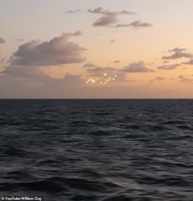 Arriba, espeluznantes imágenes de ovnis capturadas por el trabajador de remediación de huracanes William Guy en septiembre de 2019, que documentan luces extrañas en los Outer Banks de Carolina del Norte, no muy lejos de las áreas de entrenamiento del Océano Atlántico donde los pilotos de la Marina de los EE. UU. informaron sobre ovnis en 2014 y 2015.