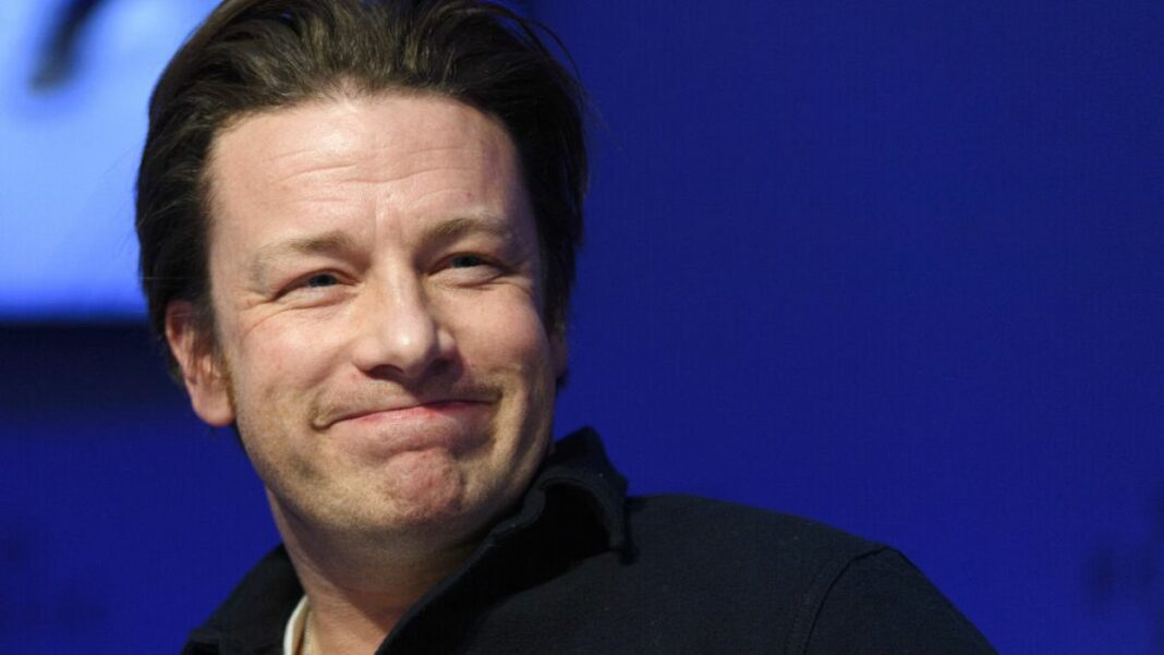 Libro de Jamie Oliver retirado tras críticas de indígenas australianos
