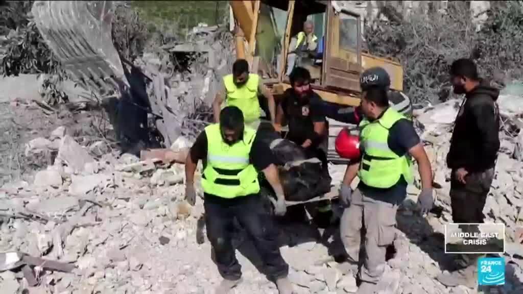 Los ataques aéreos israelíes en el este del Líbano matan al menos a 41 personas
