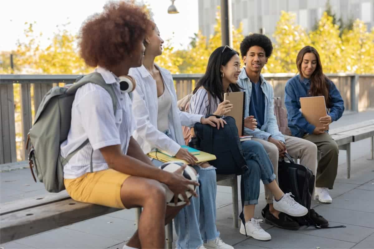 Los estudiantes internacionales superan a los graduados nacidos en Canadá en las mejores universidades canadienses, según un estudio
