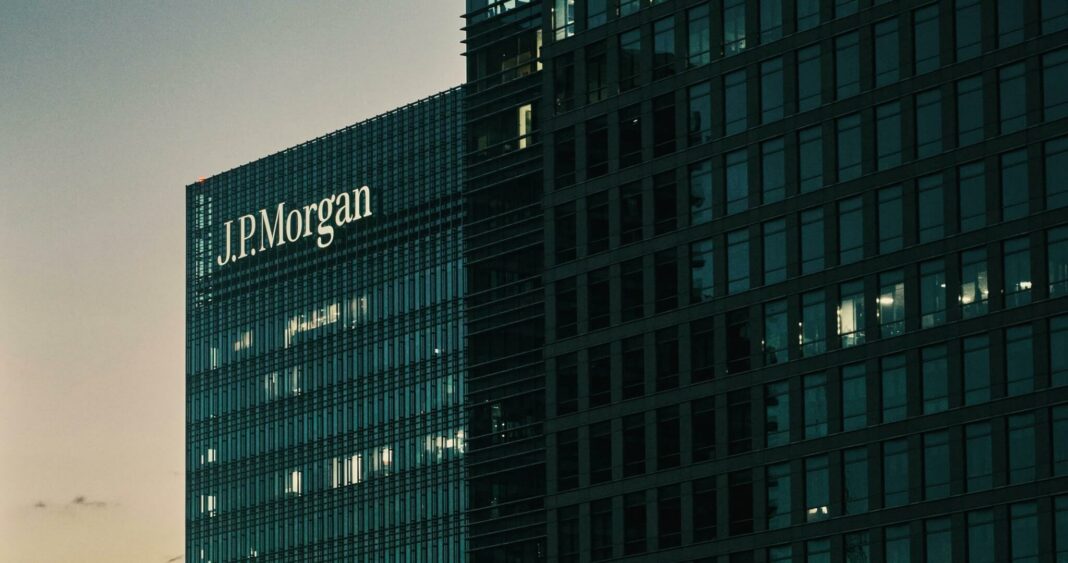 Mastercard y JP Morgan se unen para mejorar los pagos transfronterizos - CoinJournal
