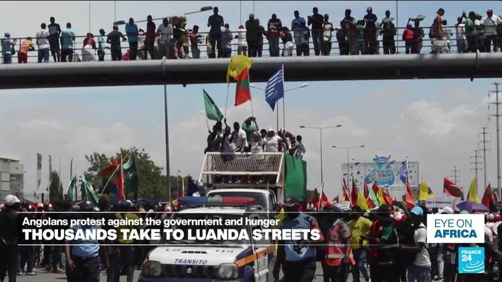 Miles de personas salen a las calles de Luanda para protestar contra el gobierno
