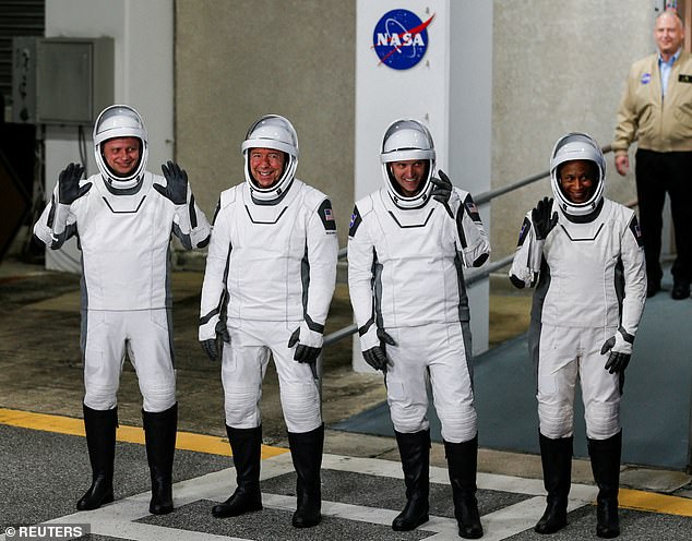 Los cuatro astronautas de Crew-8 fueron hospitalizados después de su regreso a la Tierra, pero la NASA no ha publicado ningún detalle sobre la razón o las razones por las que