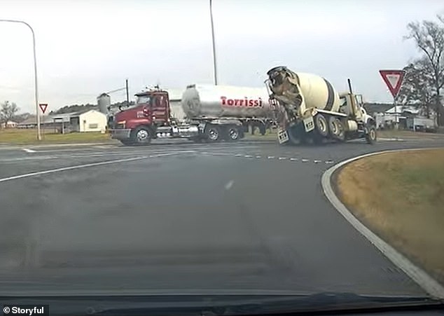 El aterrador casi accidente mostró cómo la mezcladora de cemento estuvo a centímetros de un accidente catastrófico.