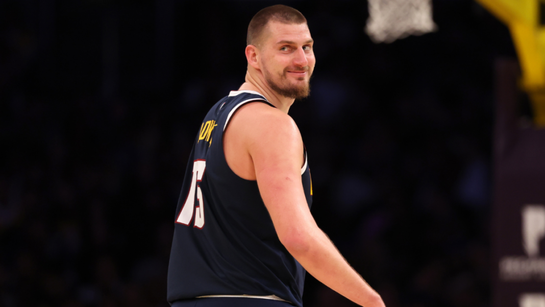 Nikola Jokic sigue innovando el baloncesto con el mejor tiro fallido de la temporada de la NBA
