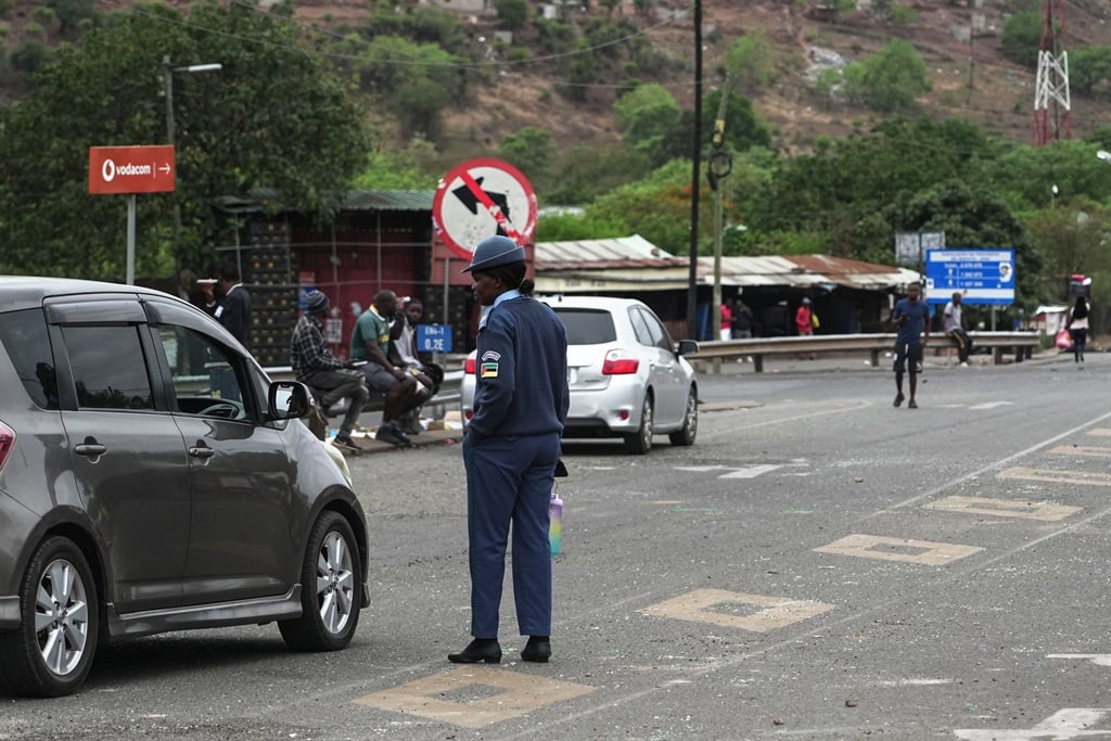 Noticias24 | Los jóvenes mozambiqueños de la oposición dan un ultimátum al Frelimo para dimitir o afrontar protestas más violentas
