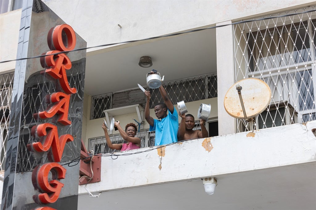 Noticias24 | Mozambique amenaza con desplegar el ejército para sofocar las protestas
