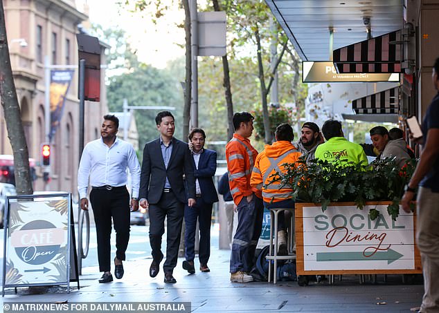 La guerra hipotecaria de Australia se está intensificando con el recorte de las tasas variables por parte de ANZ, aunque no se espera que el Banco de la Reserva brinde ningún alivio hasta el próximo año. En la foto, el centro de la ciudad de Sydney.