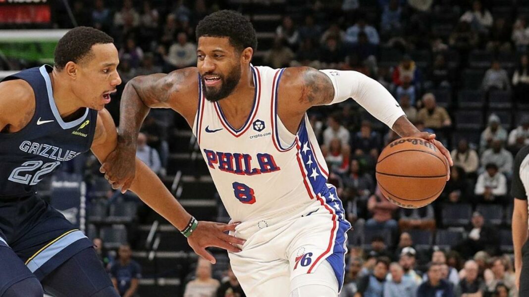 Paul George de los 76ers hiperextiende la rodilla izquierda por segunda vez en un mes y se perderá al menos dos juegos
