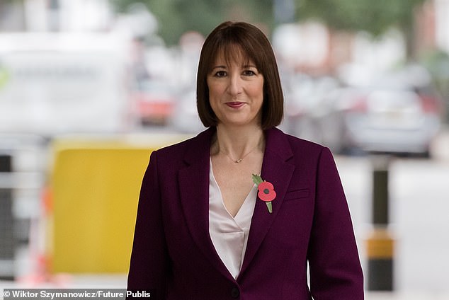 Rachel Reeves (en la foto de hoy) ha señalado un 'big bang' en la industria de las pensiones para liberar miles de millones para el derroche de infraestructura del Partido Laborista.