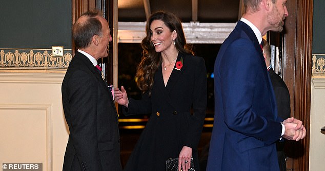 La Princesa de Gales lucía radiante cuando llegó al Royal Albert Hall para el Festival del Recuerdo esta noche.