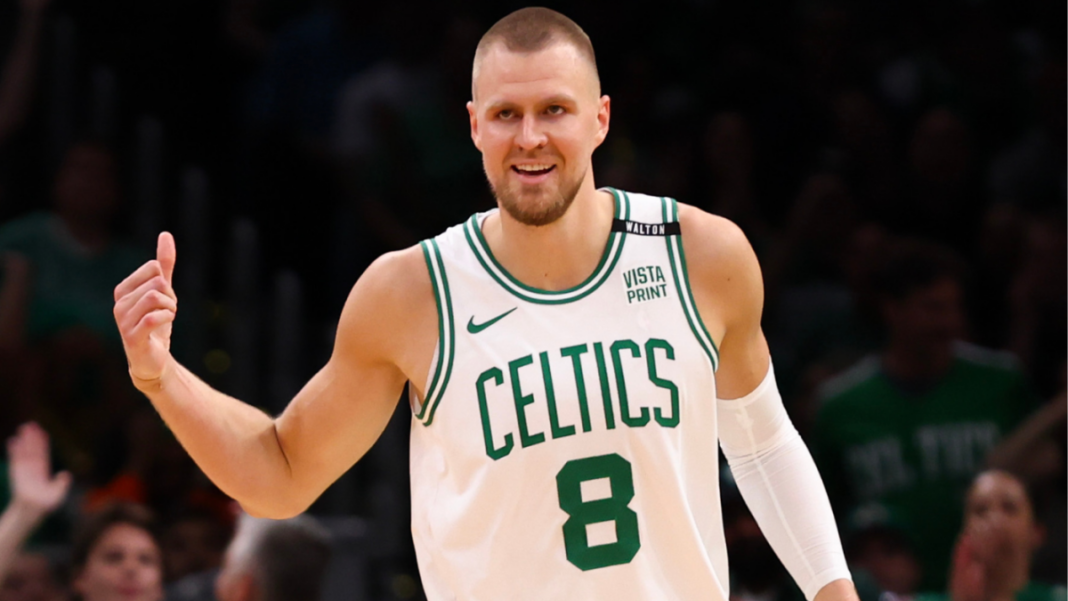 Se espera que Kristaps Porzingis de los Celtics haga su debut de temporada el lunes, regresando de la cirugía más rápido de lo esperado
