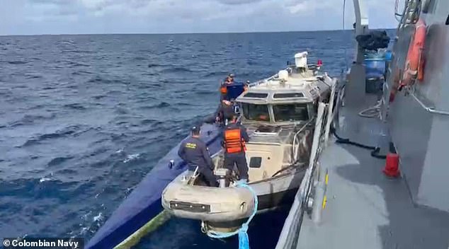 La marina colombiana decomisó tres "narcosubmarinos" traficar cocaína a través del Pacífico desde América del Sur hasta Australia, como parte de una redada masiva que interceptó drogas por valor de más de 8 mil millones de dólares durante seis semanas.