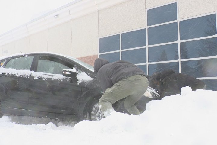 Se insta a los conductores de Regina a tener cuidado durante la tormenta de nieve
