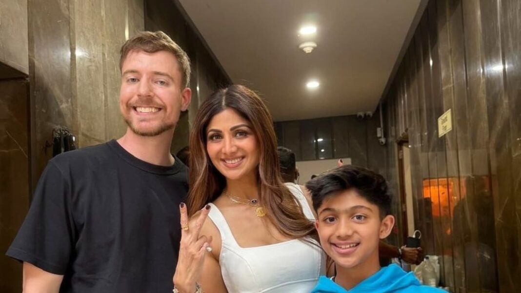 Shilpa Shetty sale con los Youtubers MrBeast, Logan Paul. Mirar
