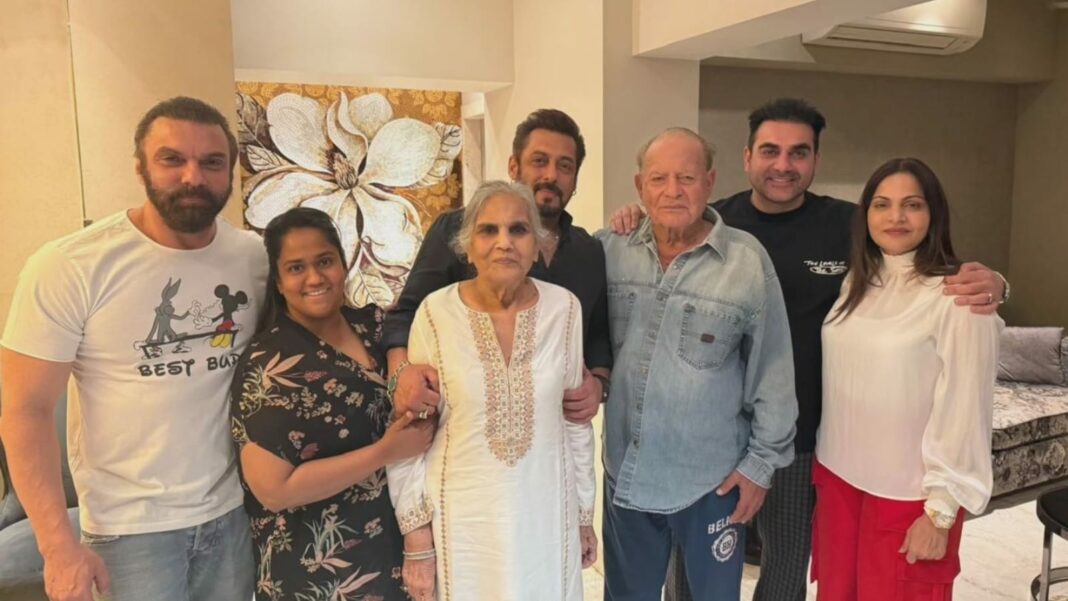 Sohail Khan comparte un retrato familiar perfecto con Salim Khan, Salman Khan, Arbaaz Khan; mamá Salma hace una rara aparición
