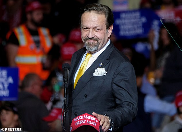 Sebastian Gorka se desempeñará como Sebastian Gorka se desempeñará como director senior de contraterrorismo de Donald Trump