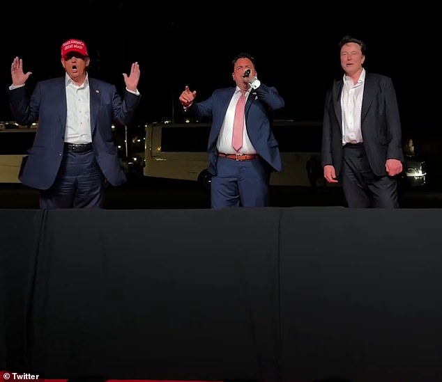 MAGA Nation tiene un nuevo himno después de que Donald Trump y Elon Musk montaran un espectáculo a dúo con 'God Bless America' en una fiesta de Mar-a-Lago el miércoles por la noche.