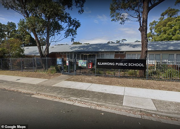 Los padres de los estudiantes que asisten a la escuela pública Illawong en el suroeste de Sydney están furiosos después de una sesión de preguntas y respuestas sobre sexo supuestamente gráfica