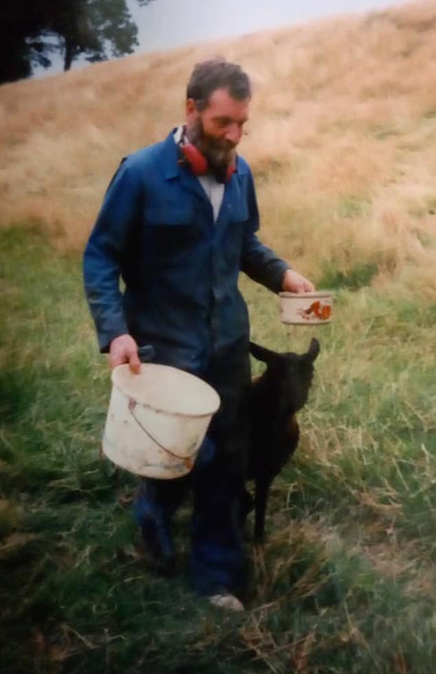 John Charlesworth, de 78 años (en la foto), fue encontrado muerto el día antes de que Rachel Reeves rompiera una promesa electoral.