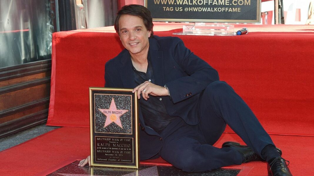 Video. Ralph Macchio de Karate Kid gana una estrella de Hollywood junto a la de Pat Morita 
