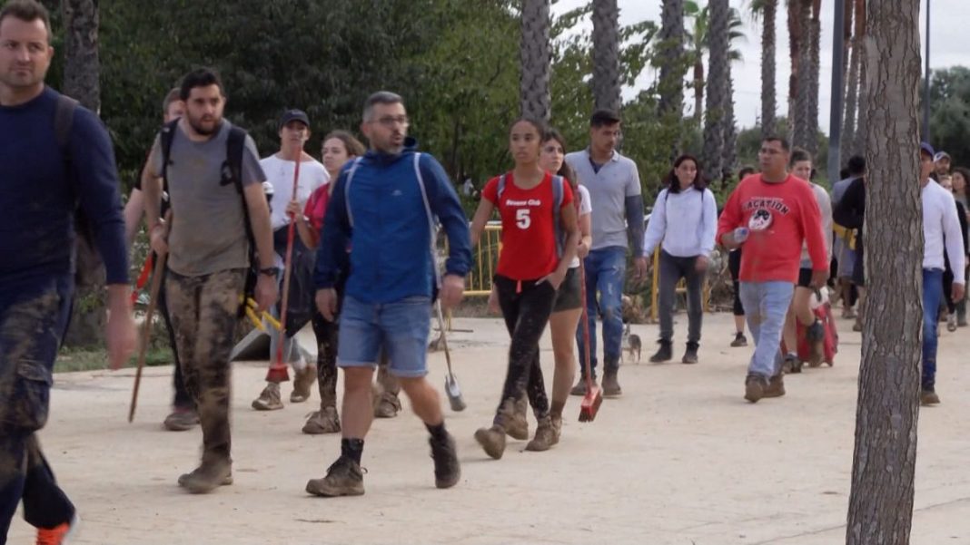 Video. Sin comentarios: La ayuda sobre el terreno tarda en llegar a las zonas afectadas por las inundaciones
