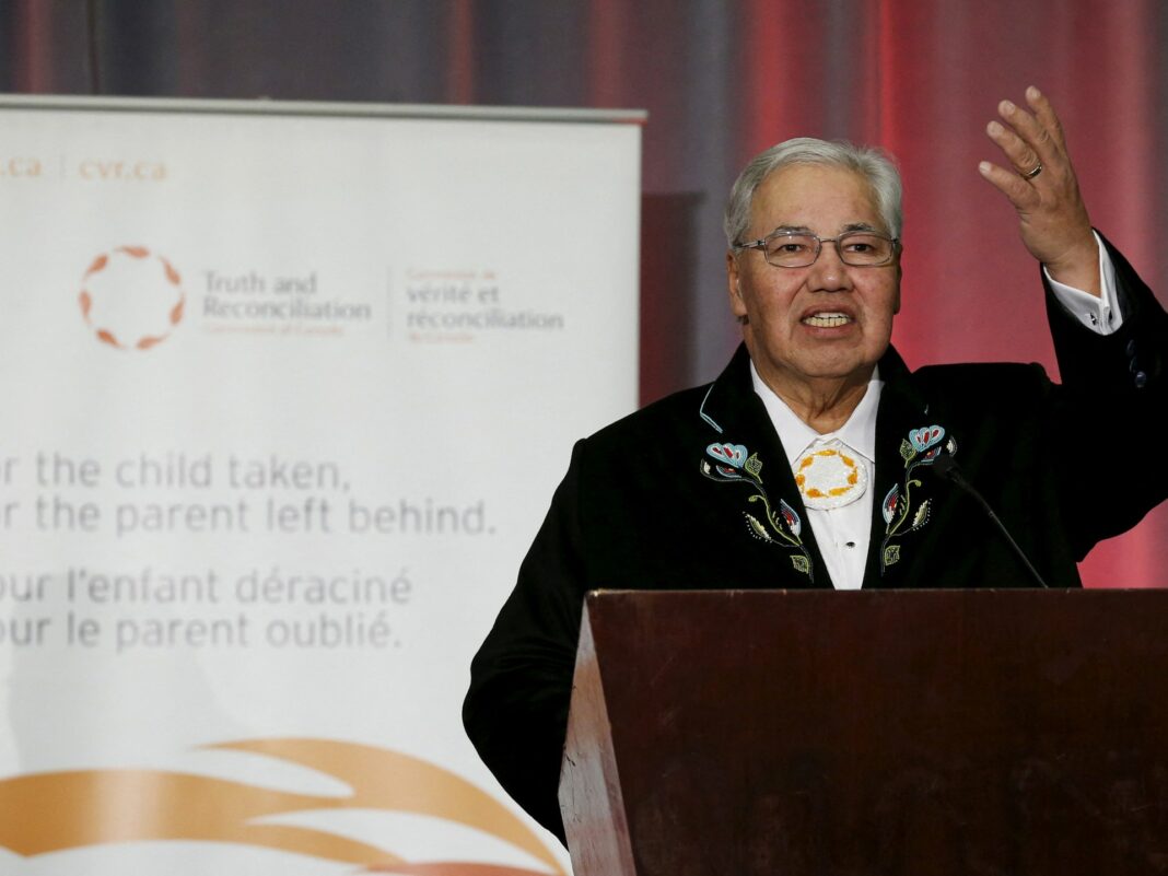 'Voz de verdad, justicia y curación': Canadá recuerda a Murray Sinclair
