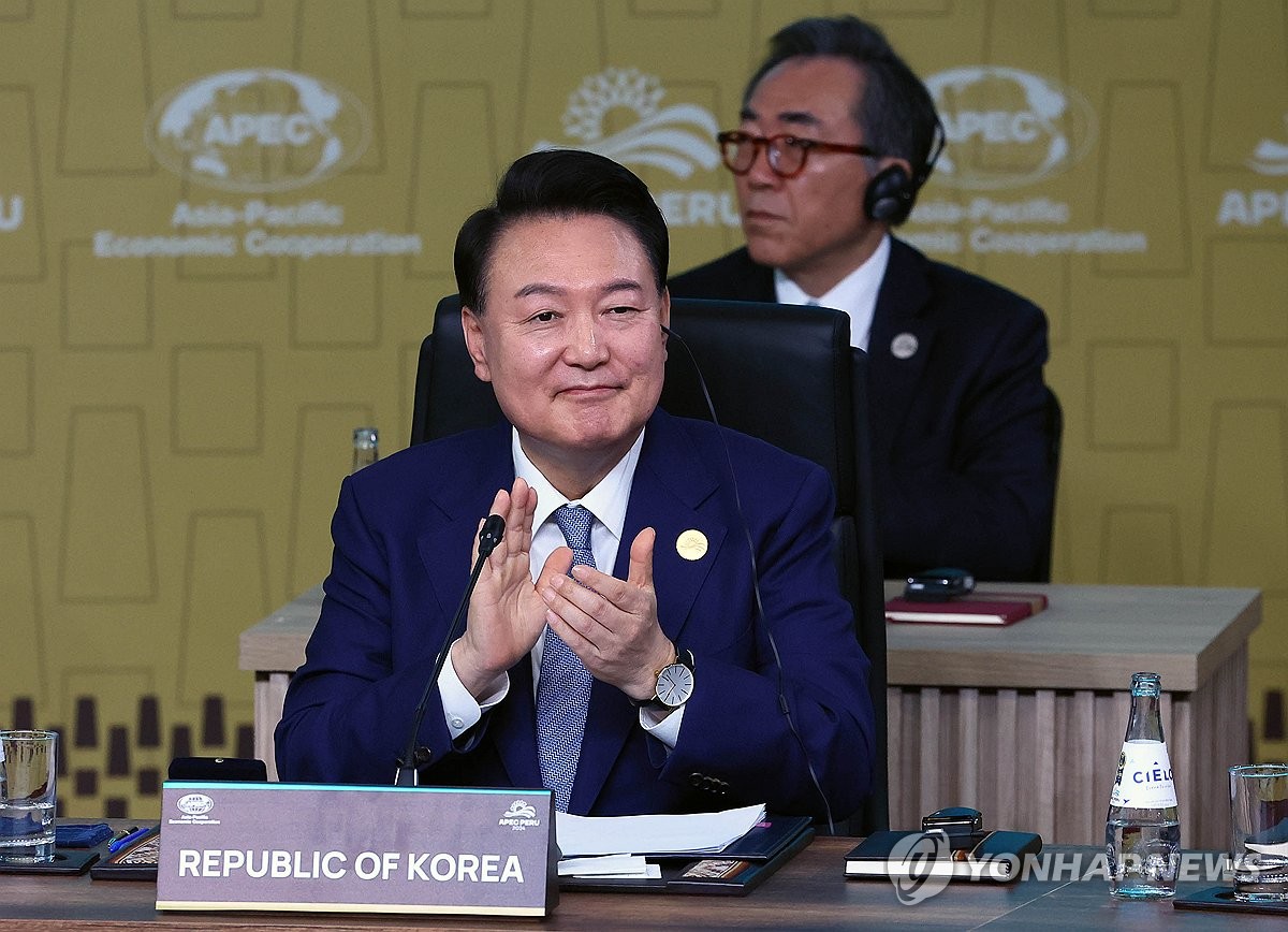 Yoon affirms S. Korea&apos;s commitment to lead carbon-free energy initiatives