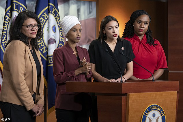 Las representantes Rashida Tlaib, Ilhan Omar, Alexandria Ocasio-Cortez y Ayanna Pressley fueron elegidas para la Cámara de Representantes en las elecciones intermedias de 2018 en lo que se consideró una respuesta progresista a la presidencia de Donald Trump. Inmediatamente fueron apodados 