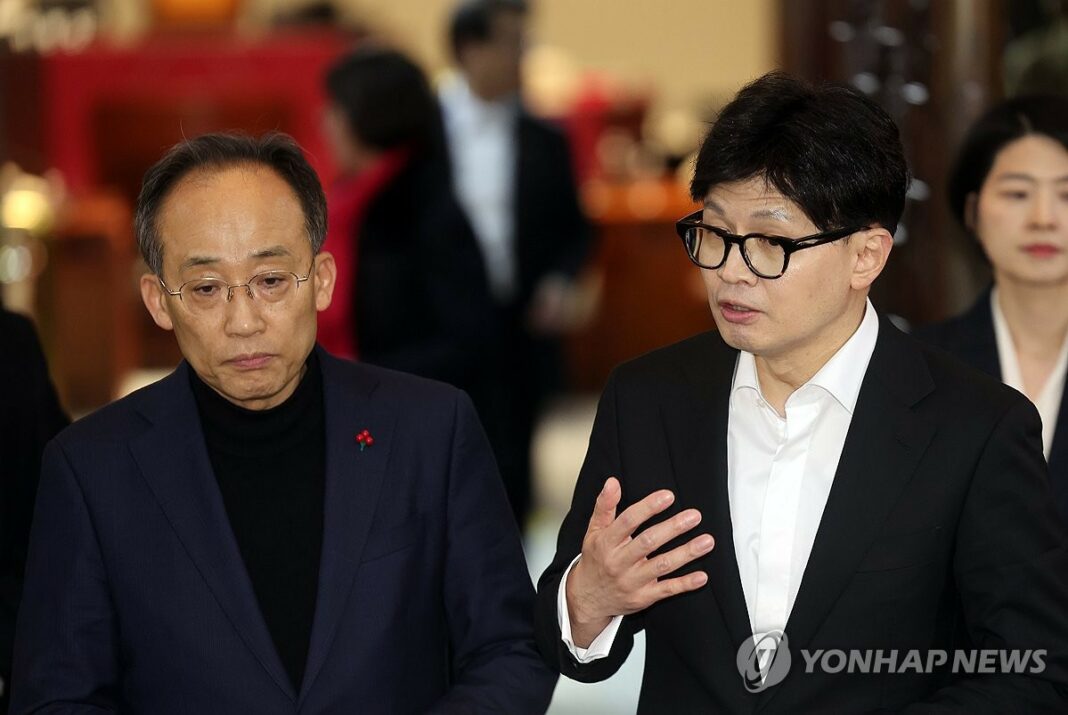 (LEAD) Yoon meets PM, PPP leadership amid opposition's impeachment bid