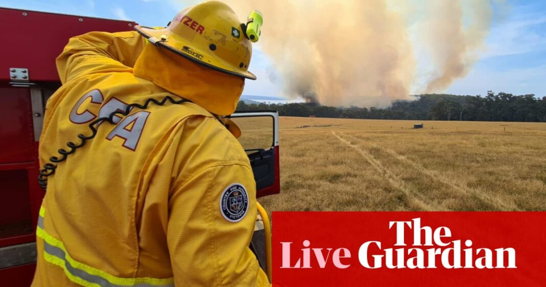 Actualizaciones en vivo sobre incendios en Victoria: advertencias de emergencia por incendios forestales y cierres de carreteras en Grampians, Vic; Condiciones de incendio peligrosas en Australia del Sur y Nueva Gales del Sur.
