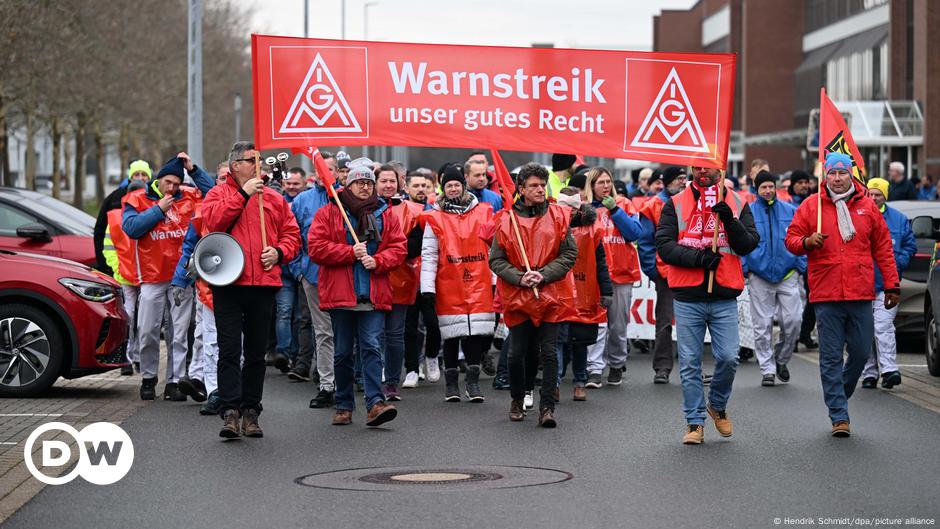 Alemania: Los trabajadores de VW anuncian una segunda huelga mientras se avecinan recortes
