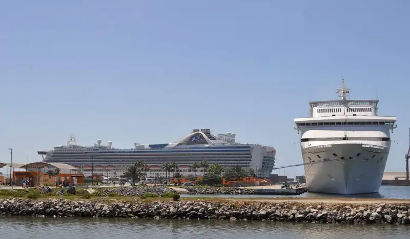 Autoridades esperan pérdidas por nuevas tarifas a cruceristas en Ensenada
