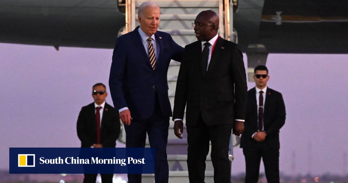 Biden llega a Angola para su esperada visita al África subsahariana
