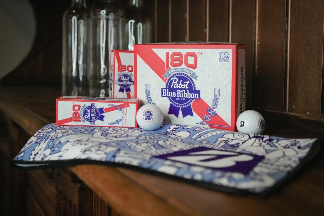 Bridgestone Golf y Pabst Blue Ribbon colaboran para celebrar el 180 aniversario de PBR
