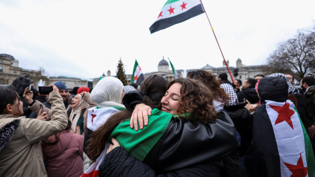 Celebraciones en toda Siria marcan el fin del gobierno de Assad
