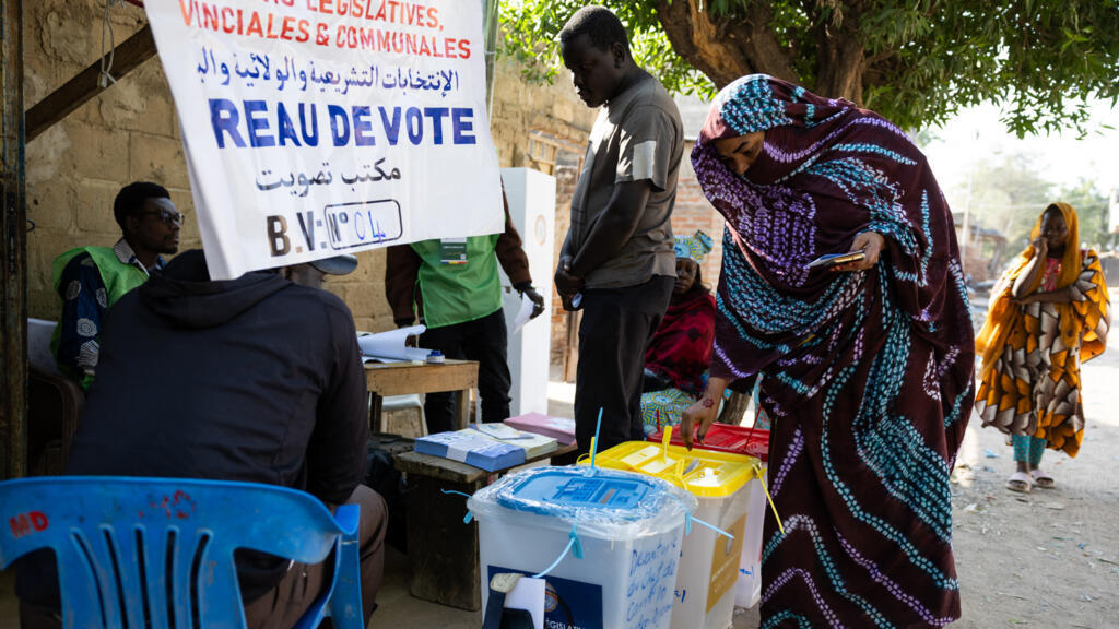 Chad vota en elecciones triples tras tres años de régimen militar
