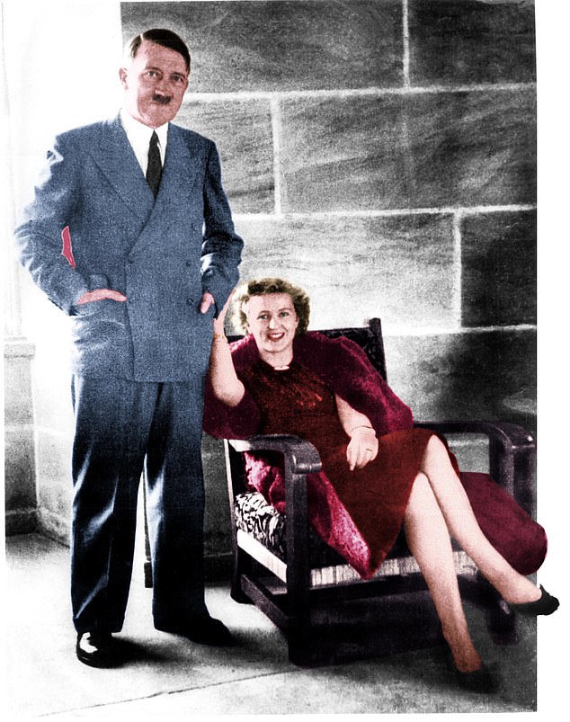 Adolf Hitler y su amante Eva Braun, con quien finalmente se casó después de 14 años en su búnker debajo de Berlín, el día antes de que ambos murieran.