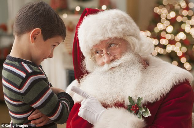 La perspectiva de que Papá Noel no deje regalos en realidad no hace que los niños se comporten mejor durante el período festivo (foto de archivo)