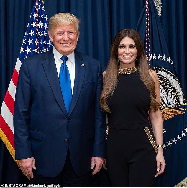 Los demócratas del Senado han comenzado a cuestionar algunos de los nombramientos de embajadores de Donald Trump después de que anunciara su intención de nominar a familiares, amigos de toda la vida y a la ex Kimberly Guilfoyle de Donald Trump Jr.